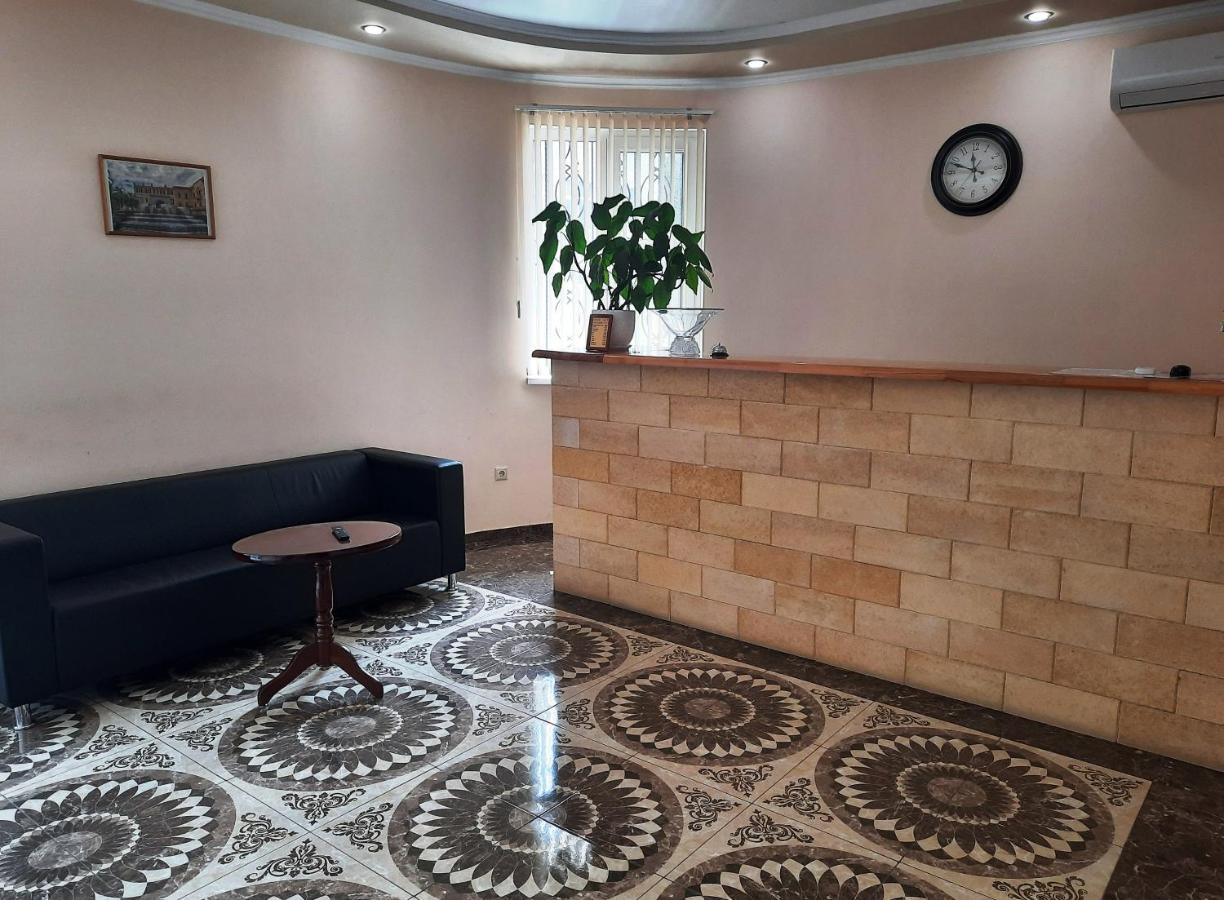 Отель На Садовой Szuhumi Kültér fotó